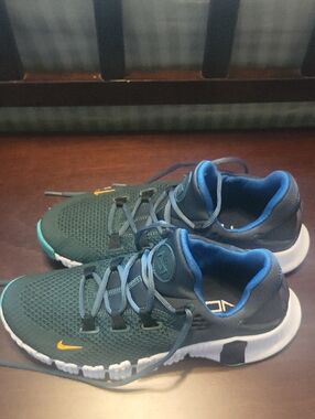 Womens Metcon  Green and Blue Training Sneakers with Yellow Swoosh. Luke New